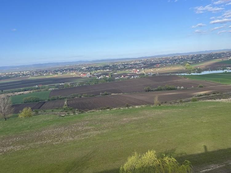 Teren de 7500 mp, în Ipotești