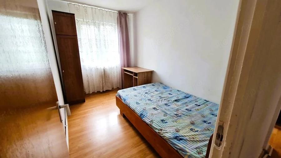 Apartament cu 3 camere semidecomandat în Central