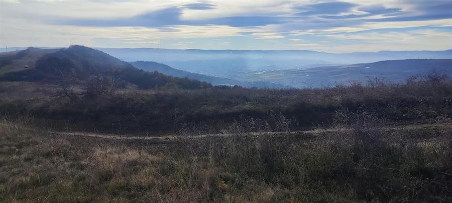 Teren Construcții de 88200 mp, în Iris
