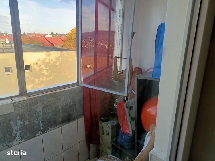 Apartament cu 2 camere decomandat în Gruia