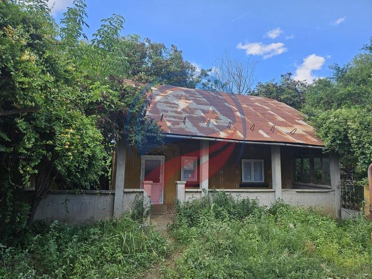Casă individuală cu 4 camere cu Canalizare în Foișor