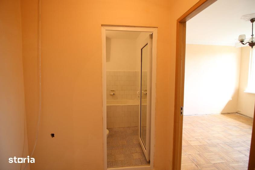 Apartament cu 3 camere semidecomandat în Țiglina 3