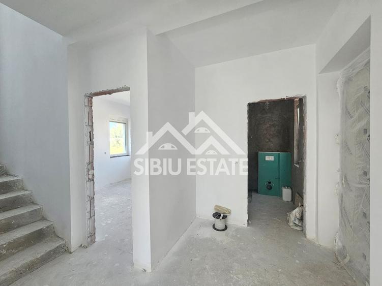 Casă individuală cu 4 camere cu Canalizare în Valea Aurie