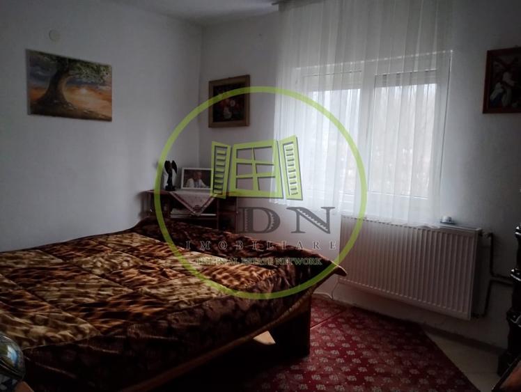 Casă individuală cu 6 camere cu Teren 2200 Mp în Cerașu