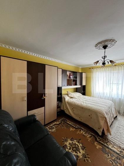 Casă individuală cu 7 camere cu Garaj în Exterior Est