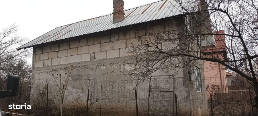 Casă cu 2 camere în Central