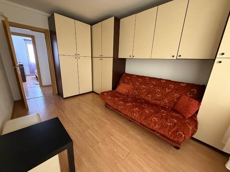 Apartament cu 3 camere semidecomandat, mobilat în Bucureștii Noi