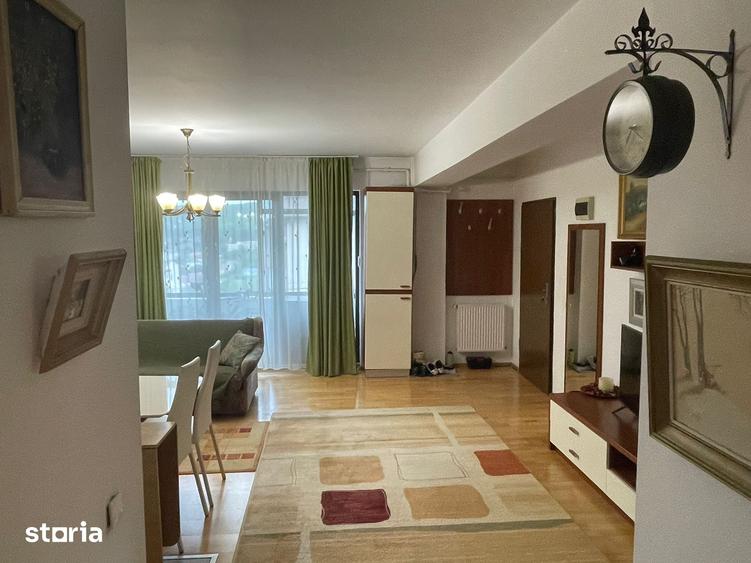 Apartament cu 3 camere decomandat în Bucium