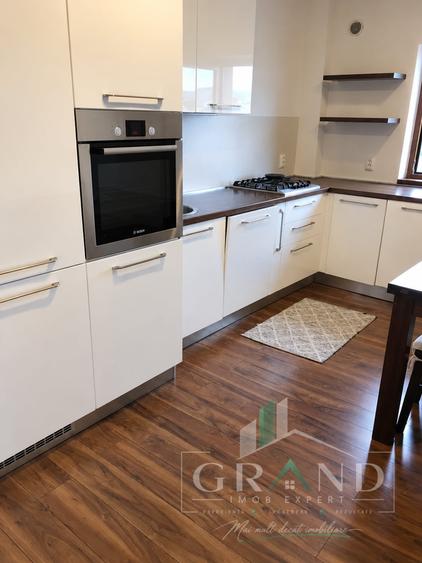 Apartament cu 3 camere decomandat, mobilat în Între Lacuri