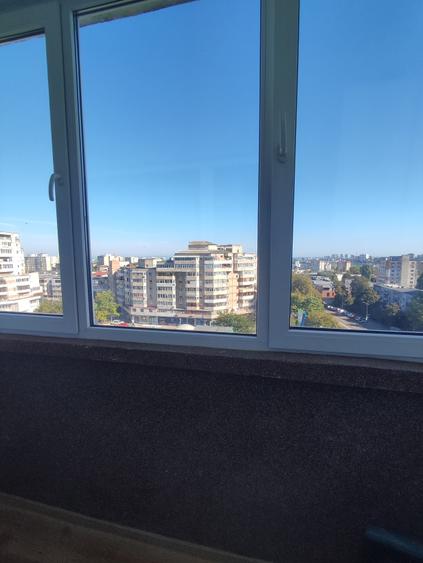 Apartament cu 3 camere decomandat în Boema