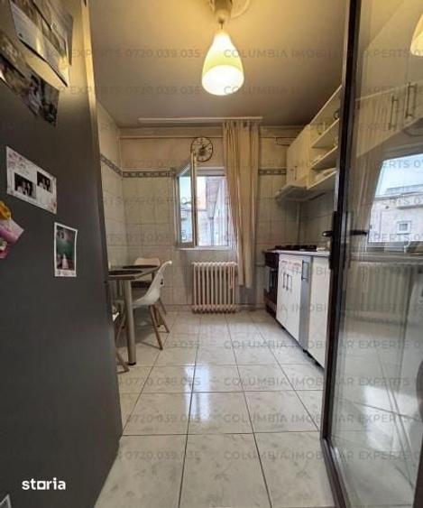 Apartament cu 2 camere decomandat în Văcăresti