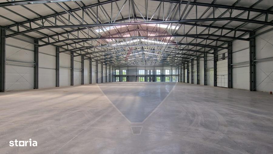 Spațiu comercial, de 2,000 mp, în Feleacu