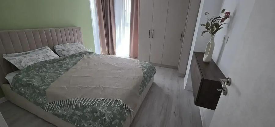 Apartament cu 2 camere semidecomandat, mobilat în Central