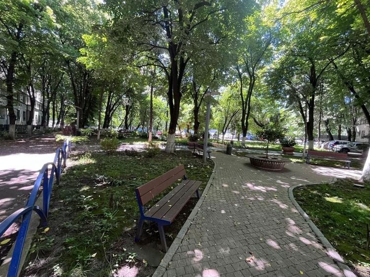Apartament cu 2 camere decomandat, mobilat în Brâncoveanu