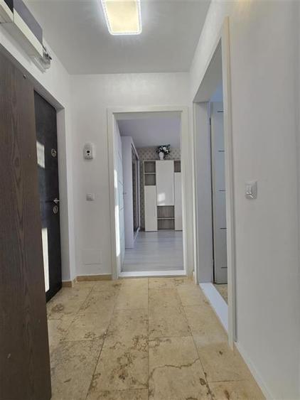 Apartament cu 2 camere decomandat în Podu Roș