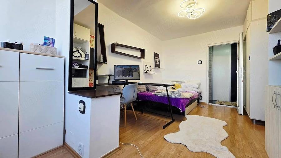 Apartament cu 3 camere decomandat, mobilat în Central