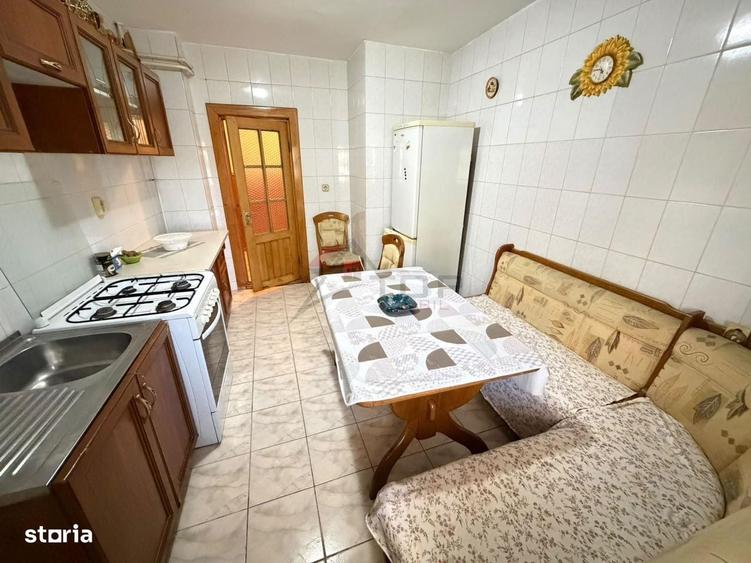 Apartament 3 camere, 2 bai, DECOMANDAT, ETAJ 1, Pacurari - 11