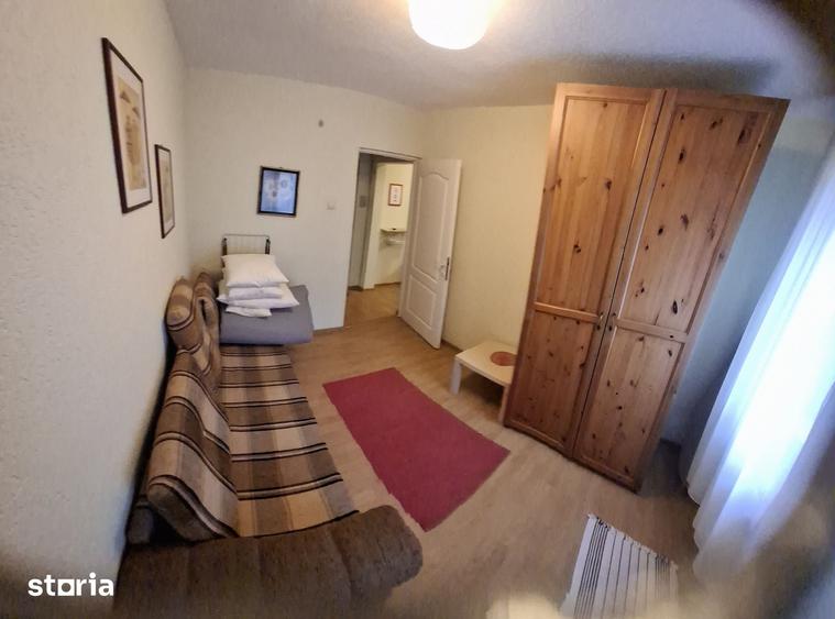 Apartament cu 3 camere în Intim