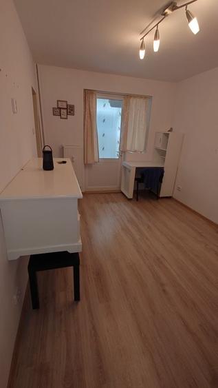 Garsonieră decomandată în Podu Roș