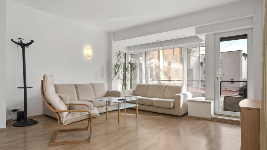 Apartament cu 3 camere decomandat, mobilat în Primăverii