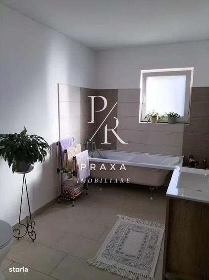 Casă cu 4 camere în Tăuți