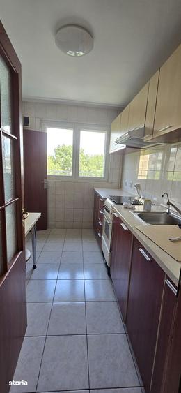 Apartament cu 2 camere decomandat în Titan