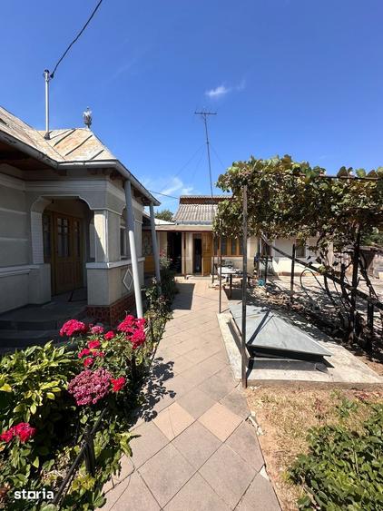 De vanzare casa in Roman, teren de 480 mp,3 dormitoare,3 holuri 69900e - 1
