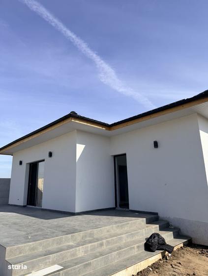Casă cu 4 camere cu Teren 400 Mp în Clinceni