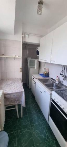 Garsonieră semidecomandată în Casa de Cultură