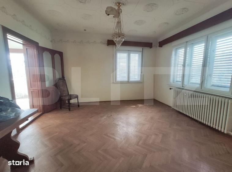 Casă cu 4 camere în Central