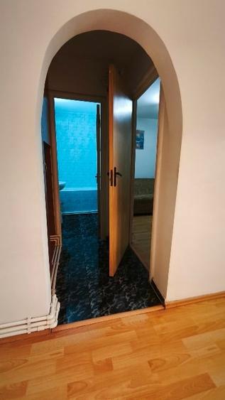 Apartament cu 2 camere semidecomandat, mobilat în Pantelimon