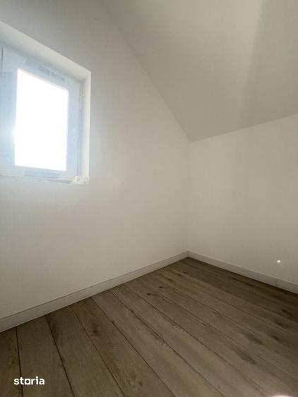 Casă cu 5 camere cu Teren 563 Mp în Giarmata