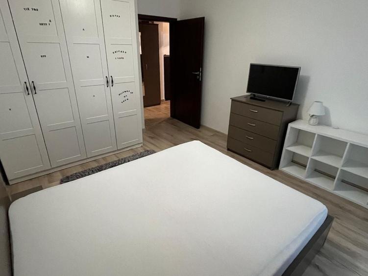 Casă cu 2 camere decomandat în Central