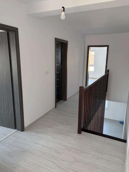 Duplex cu 4 camere cu Teren 300 Mp în Săcălaz