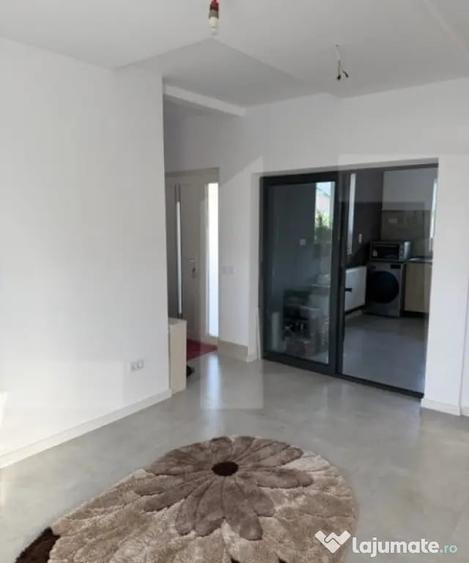 Casă cu 2 camere cu Teren 650 Mp în Central