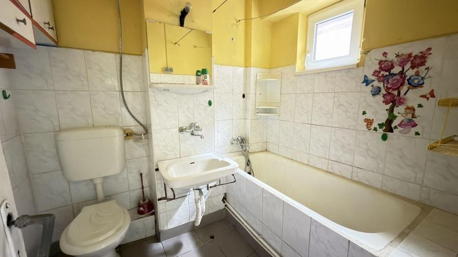 Apartament cu 4 camere semidecomandat în Nord-Vest
