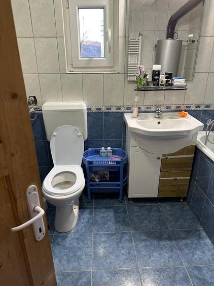 Casă cu 4 camere în Văleni-Dâmbovița