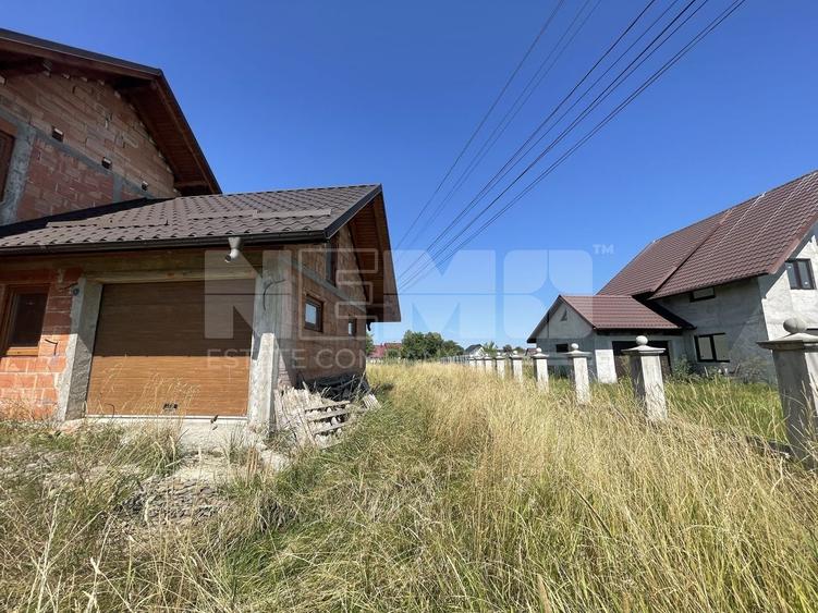 Casă individuală cu 5 camere cu Canalizare în Vicovu de Sus