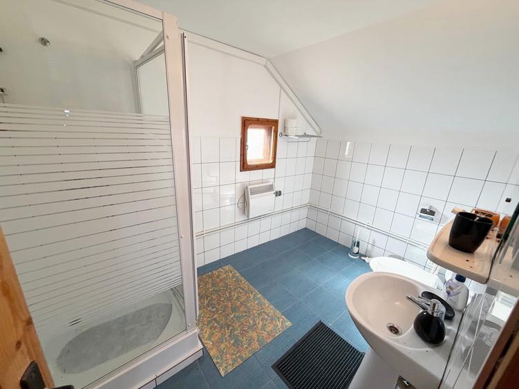 Casă cu 5 camere cu Teren 2289 Mp în Murighiol