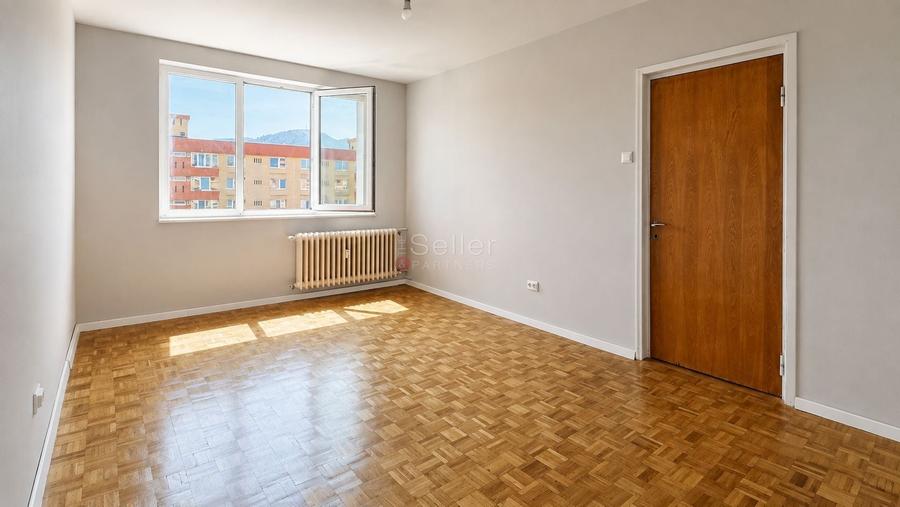 Apartament cu 2 camere semidecomandat în Centrul Civic