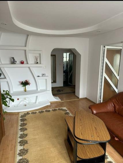 Apartament cu 3 camere semidecomandat în Ultracentral