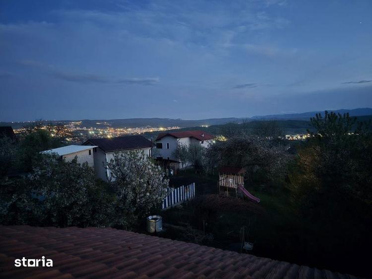 Casă cu 5 camere cu Canalizare în Dâmbul Rotund
