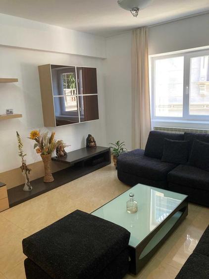 Apartament cu 3 camere decomandat în Ultracentral