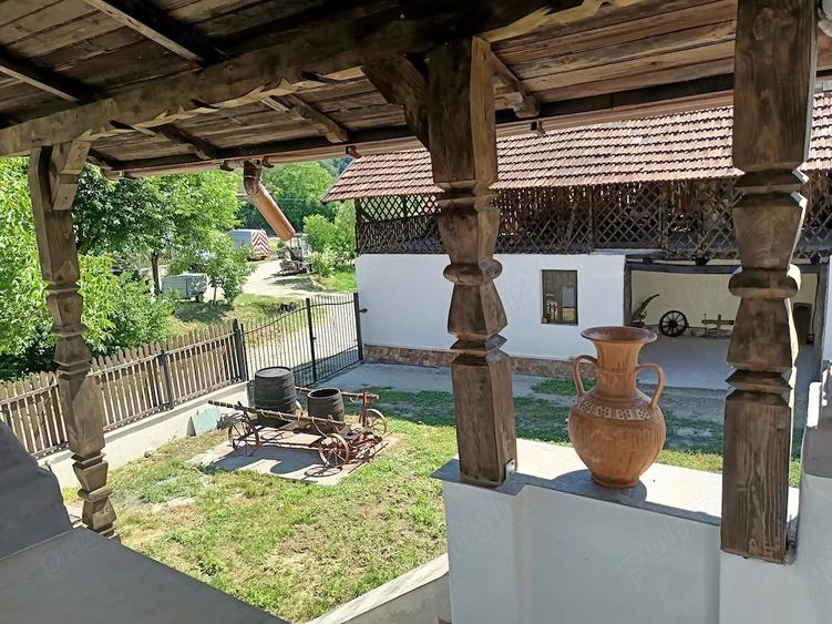 Casă cu Teren 2000 Mp în Central
