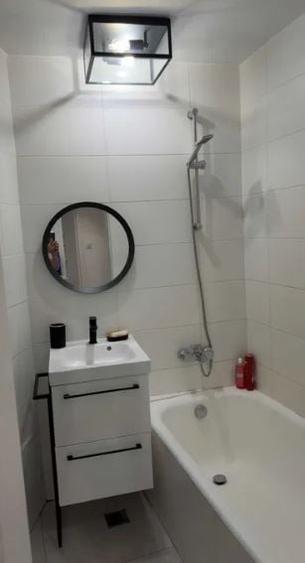 Apartament cu 2 camere semidecomandat în P-ța Alba Iulia