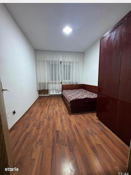 Apartament cu 4 camere decomandat în Central