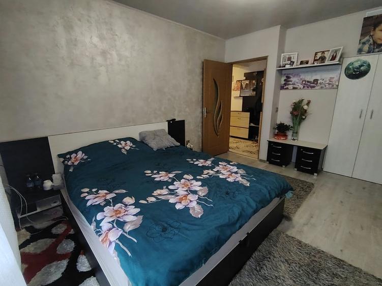 Apartament cu 2 camere decomandat în Florești