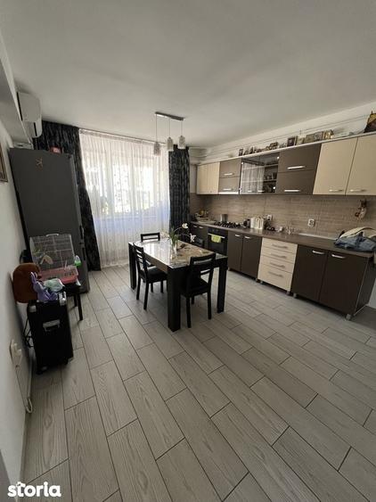 Apartament cu 3 camere în Calea București