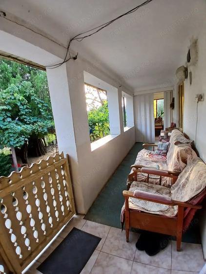 Casă cu 3 camere cu Teren 2000 Mp în Zorleni