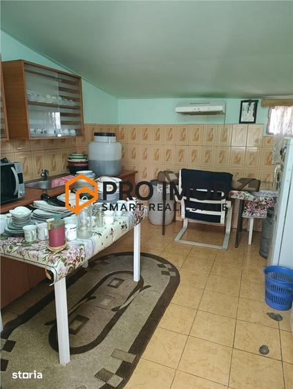 Casă cu 4 camere semidecomandat cu Teren 1553 Mp în Merei